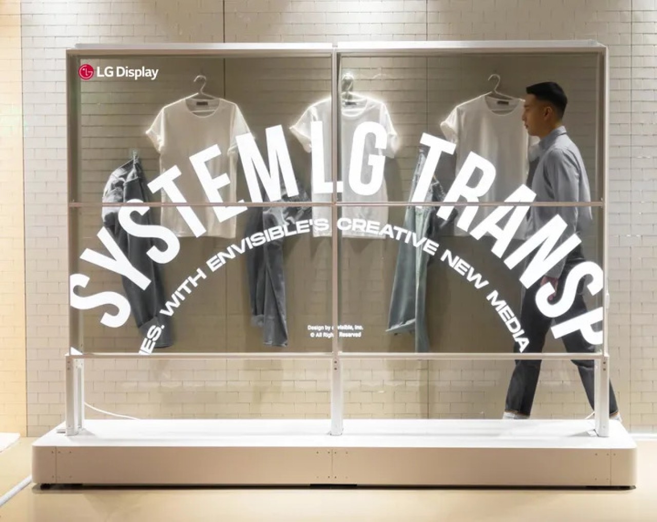 LG Display,  şeffaf OLED ekranlarını tanıttı! Gelecekten gibi...