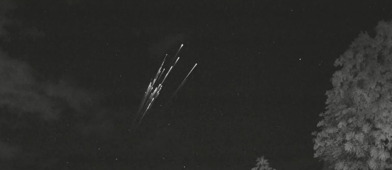 Starlink uyduları atmosfere girerek böyle yok oldu - VİDEO