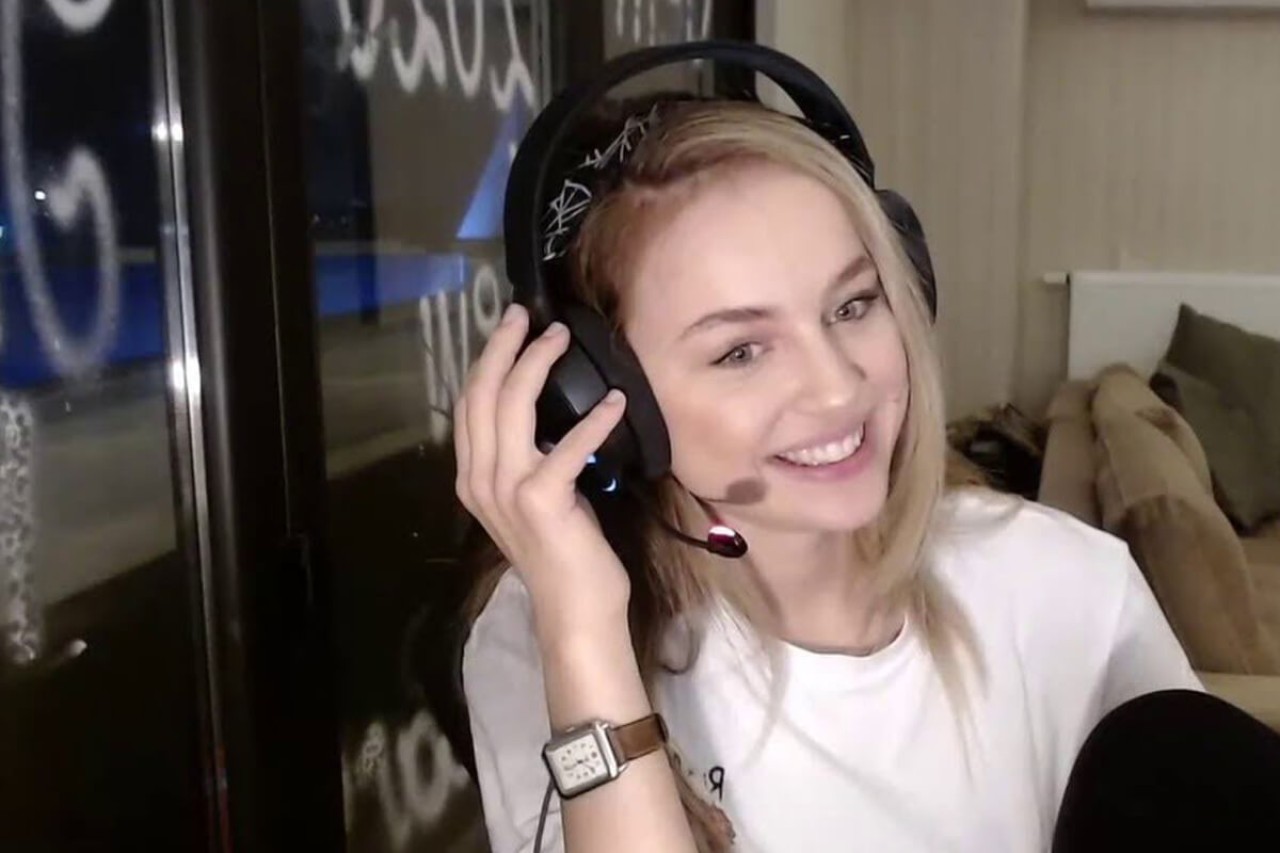 Popüler yayıncılardan Anna Deniz,  Twitch yayınlarını bıraktığını açıkladı