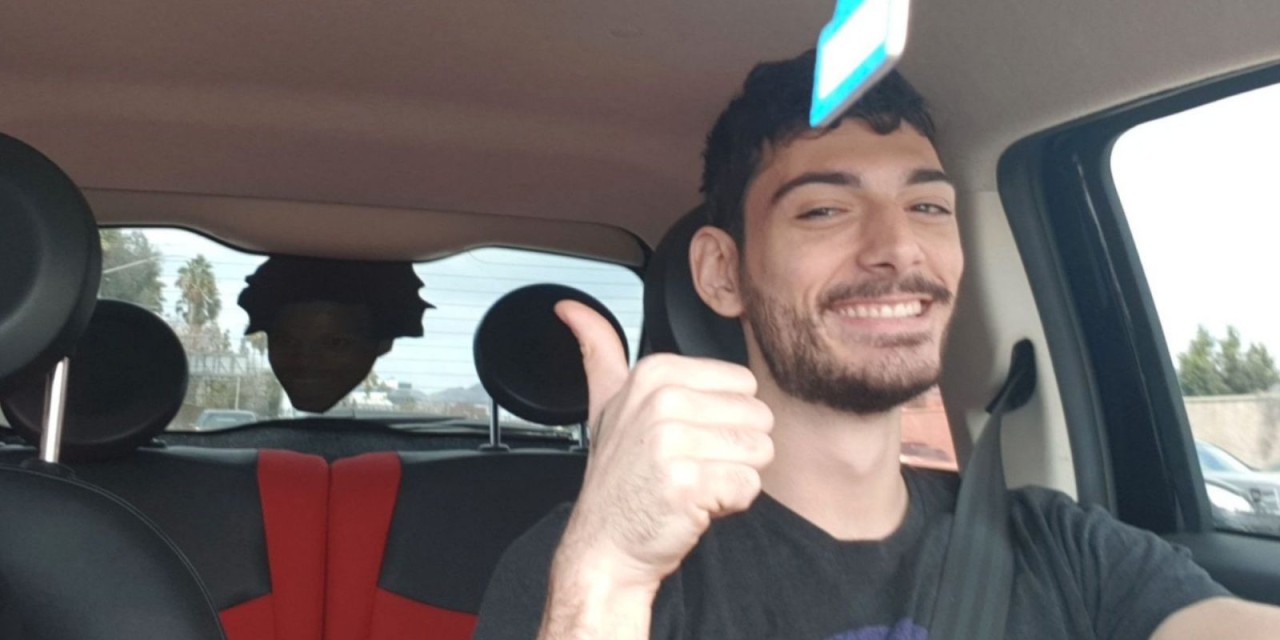 Ünlü YouTuber takipçilerini 500.000 dolar dolandırdı! Savunması ise şaka gibi...