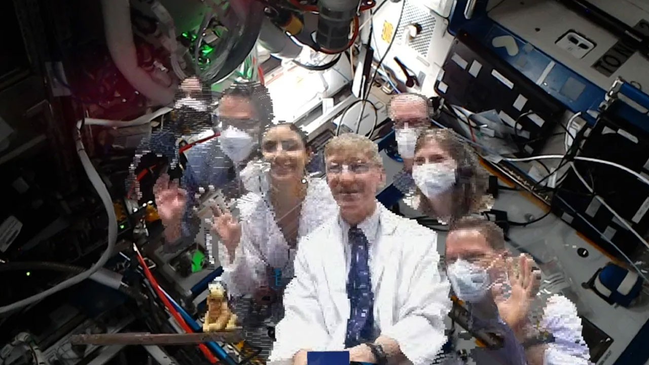 Hologram olarak uzaya ışınlandı: Tarihte ilk!