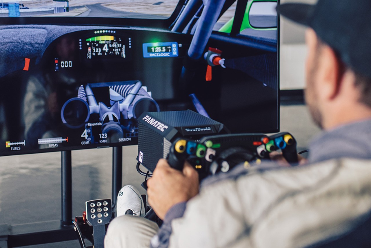 Direksiyon setiyle oynayabileceğiniz en iyi yarış simülasyon oyunları