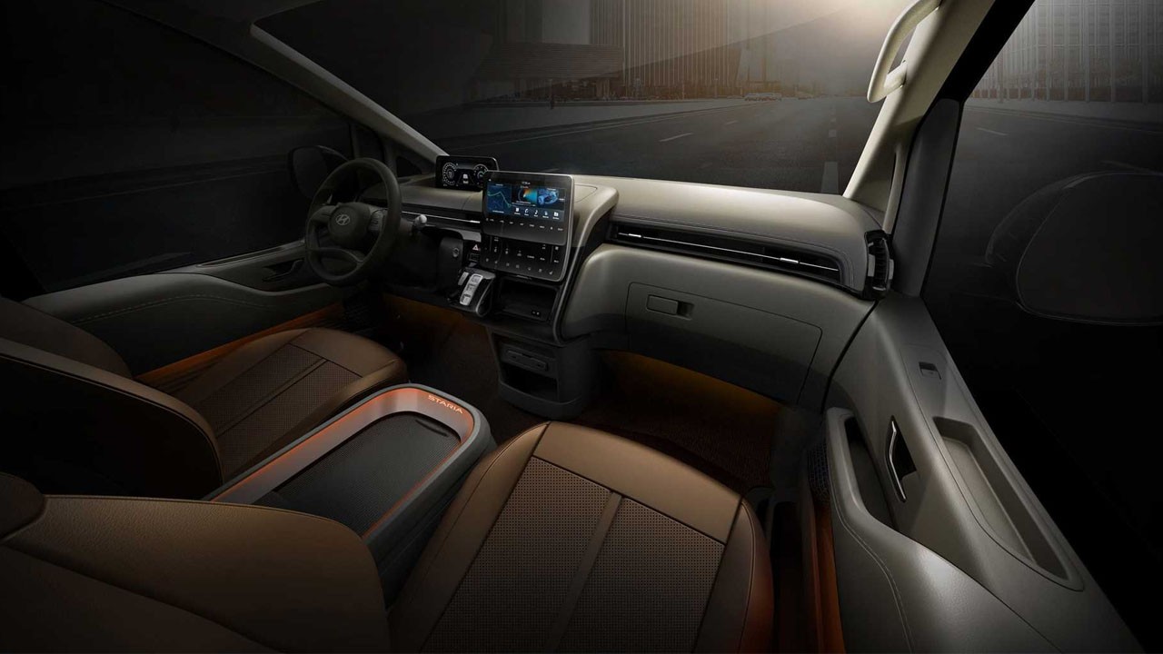 Hyundai Staria ilginç tasarımıyla Türkiye'de! İşte Türkiye fiyatı...