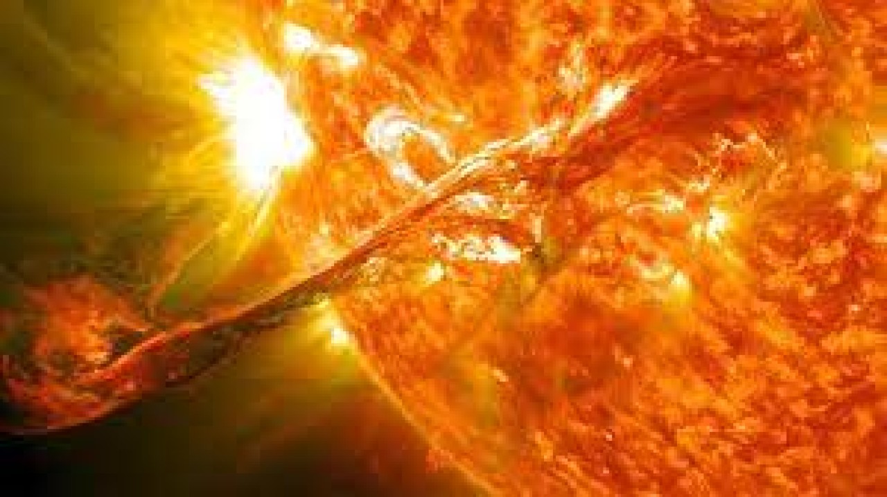 Güneş fırtınası Dünya'nın manyetosferinde çatlak oluşturdu!