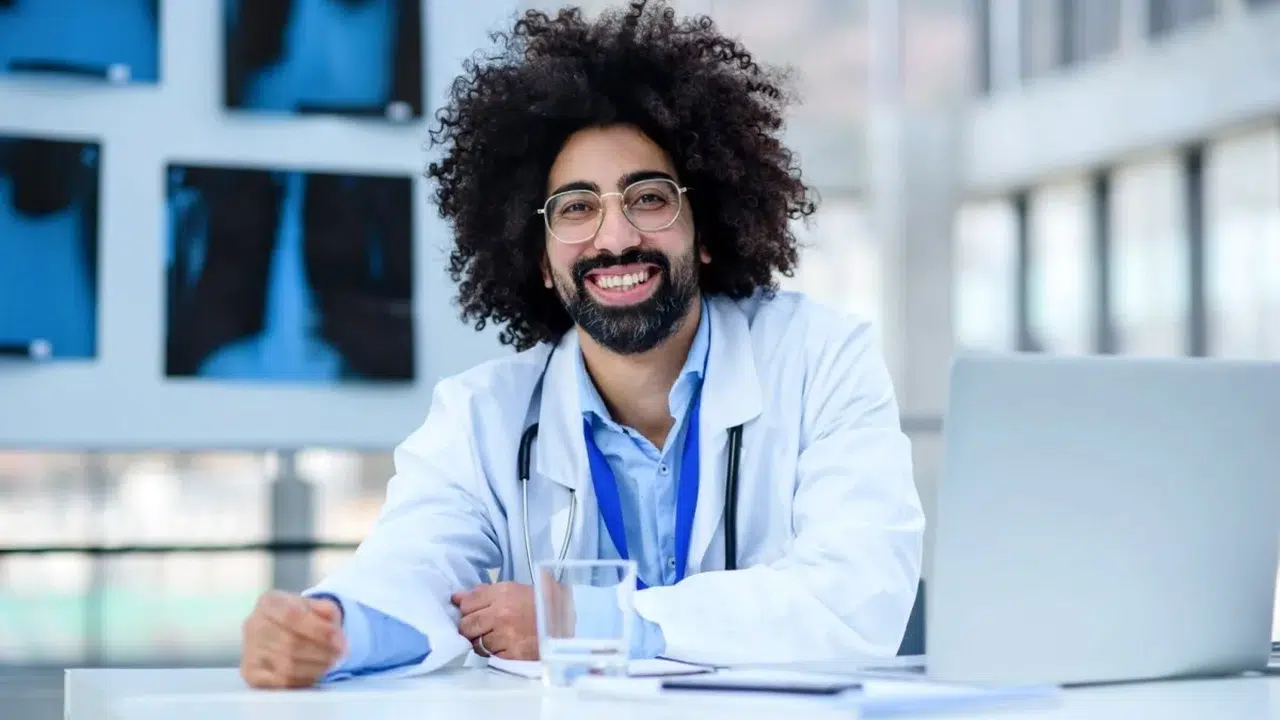 En İyi WhatClinic Alternatifleri (2025): 10 Benzer Site ve Platform Karşılaştırması