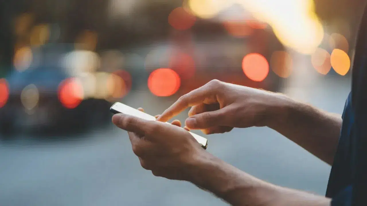 Facebook ve Instagram, İngiltere'de Reklamsız Abonelik Seçeneği Sunmaya Başlıyor