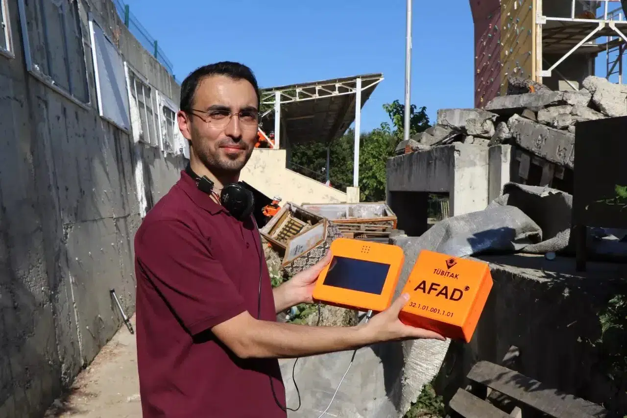 Yeni Deprem İzleme Cihazı, Enkaz Altındakilerin Yerini Tespit Edebiliyor