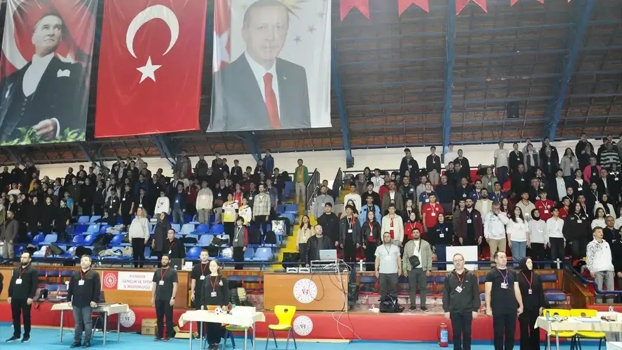 Kütahya'da Ulusal Robot Yarışması Heyecanı Başladı