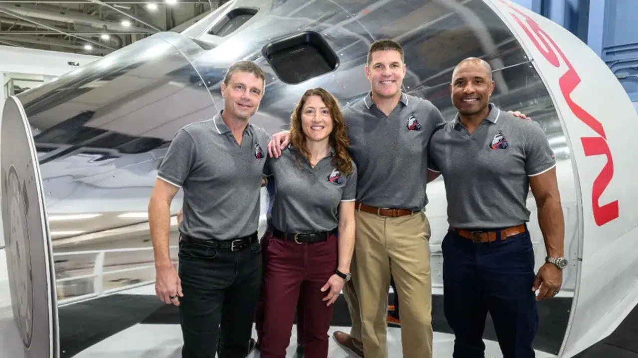 NASA, Ay Görevi Öncesi Astronotları Karantinaya Aldı