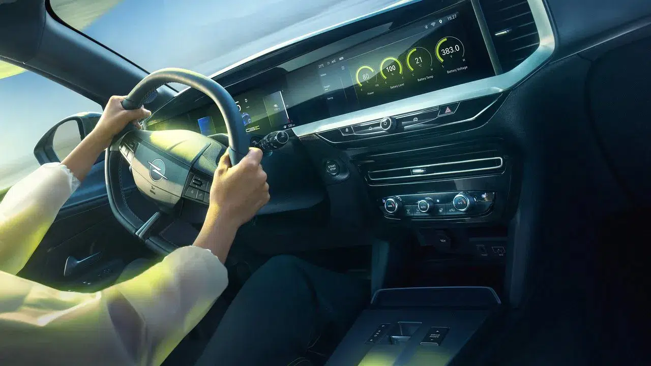 Opel Corsa ve Mokka Hibrit Modelleriyle Sürüş Deneyimini Nasıl Yeniliyor?