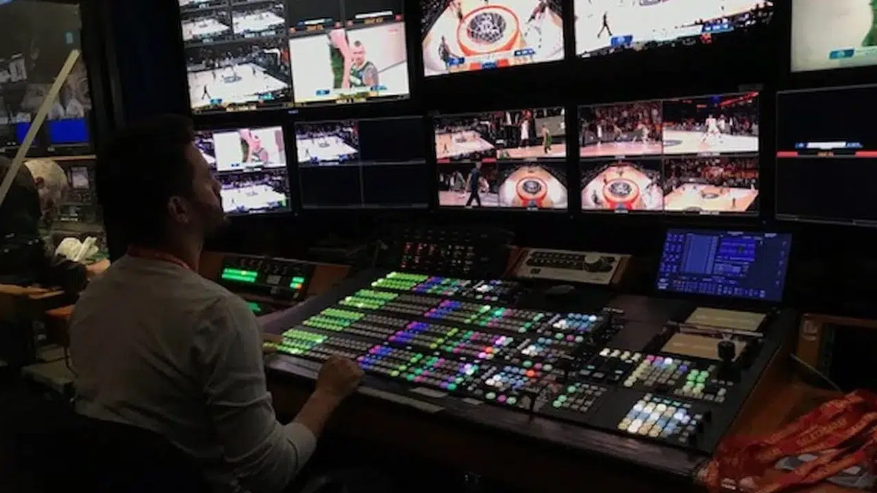 Basketbol Yayıncılığı Neden Spor Medyasının En Zorlu Alanlarından Biri Olarak Değerlendiriliyor?