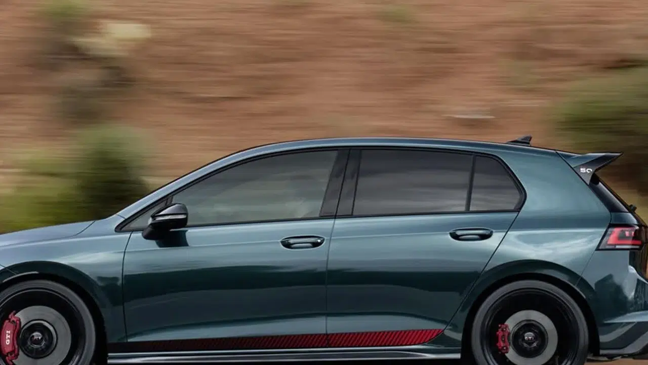 Yeni Volkswagen Golf EV'nin İlk Görüntüsü Paylaşıldı: Elektrikli Dönüşüm Neler Getirecek?