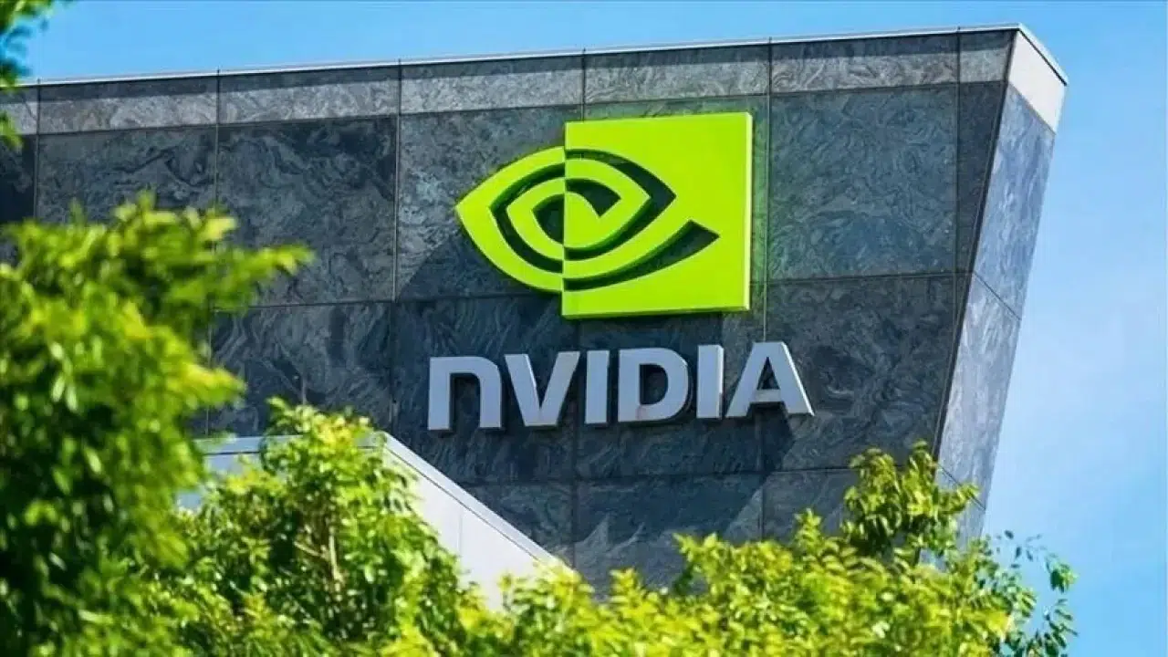 Nvidia'nın veri merkezi geliri yüzde 117 arttı: Yapay zeka altyapısı şirketin büyümesini sırtlıyor