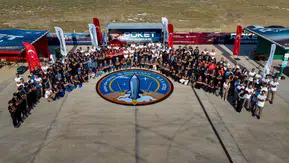 Gökyüzüne imza atan gençler: TEKNOFEST roketleri Aksaray semalarında