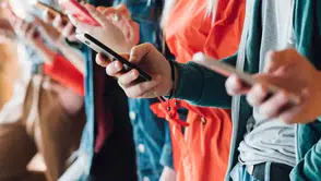 Öğrencilere ÖTV'siz Akıllı Telefon İmkanı Sunuluyor