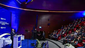 Bakan Kacır'dan kritik uyarı: Küresel ekonominin ekseni doğuya kayıyor