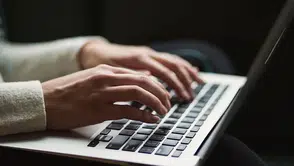 Avrupa'da dijital alarm: PHP açığı nedeniyle devlet siteleri fişi çekti
