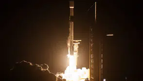 Uzay çöplüğü Ay'ı hedef aldı: SpaceX'in dev roket parçası sesten 7 kat hızlı çarpacak