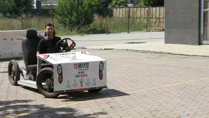 Çarşamba'da hurda malzemelerden elektrikli araç: Öğrencilerden geri dönüşüm hamlesi