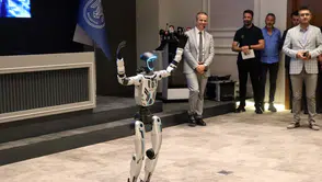 Kayseri'nin yeni mesai arkadaşı: İnsansı robot MEGA göreve başladı
