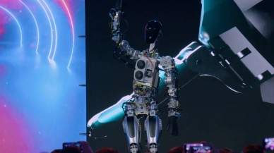 Ve gerçek oldu: Tesla,  insansı robotu Optimus'un ilk prototipini tanıttı