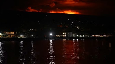Dünyanın en büyük aktif yanardağı 38 yıl sonra yeniden patladı!