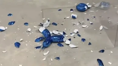 42 bin dolar değerindeki sanat eserini düşürüp kırdı!
