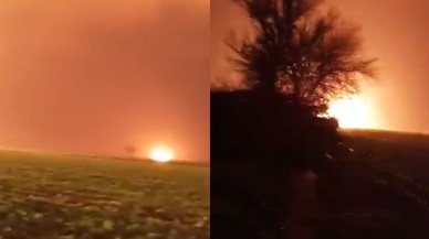 Deprem,  doğalgaz borularını patlattı! Gece vakti hava aydınlandı -VİDEO