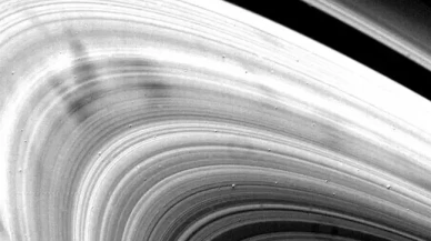 Satürn'ün halkalarında meydana gelen gizemli olay: Jant telleri