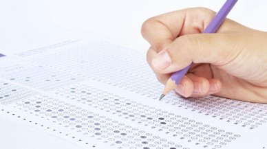 Deprem nedeniyle açık ve uzaktan öğretim sınavları ertelendi