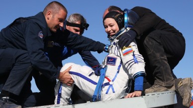 Çekimleri uzayda gerçekleştirilen The Challenge,  önümüzdeki ay vizyona giriyor!