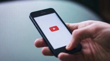 YouTube,  COVID-19 aşıları hakkında yanıltıcı bilgi paylaştığı için 30.000 videoyu kaldırdı