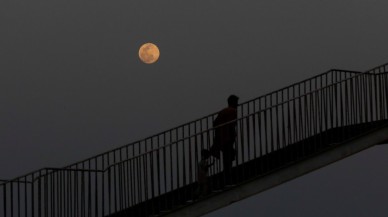 2021 yılının ilk Süper Ay'ı göz kamaştırdı...