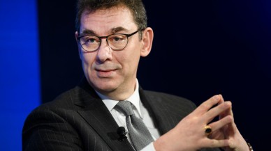 Pfizer CEO'su: COVID-19'a karşı her yıl aşılanmak gerekebilir