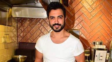 Şarkıcı Yusuf Güney: Uzaylılar Ay'ın karanlık tarafına askeri üs kurdu. Gittim gördüm