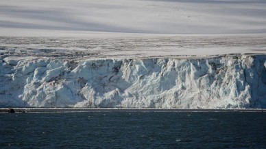 Antartika'da dünyanın en büyük buzdağı koptu!