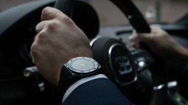 Bugatti'den uçuk olmayan fiyatıyla lüks akıllı saatler geliyor!