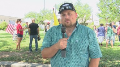 Aşı karşıtı mitingler düzenleyen adam,  COVID-19 nedeniyle hayatını kaybetti