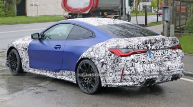 2023 BMW M4 CSL test sürüşü sırasında görüntülendi