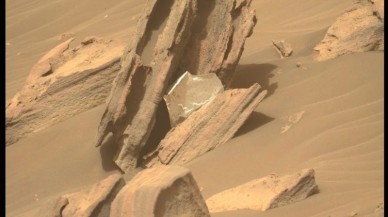 NASA,  Mars'ta enkaz parçalarıyla karşılaştı!