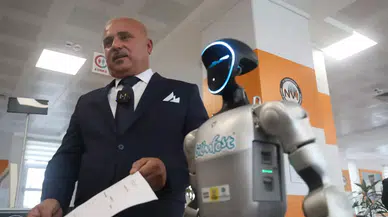 Samsun'da İnsansı Robota Temsili Kimlik Belgesi Verildi