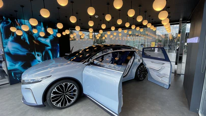 Togg sedan konsepti Zorlu Center’da vatandaşla buluştu! Yerli otomobile büyük ilgi