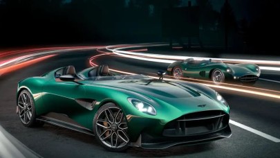 Tavanı ve ön camı olmayan Aston Martin DBR22 geçmişe bir saygı duruşu!