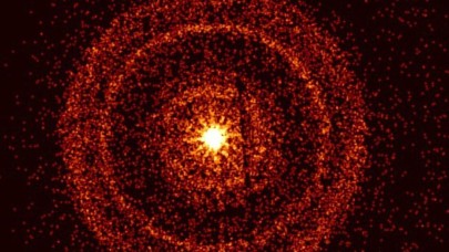 Yüzyılda bir yaşanıyor! Bilim insanlarını bile büyüleyen 1, 9 milyar yıllık dev ışık parlaması görüntülendi