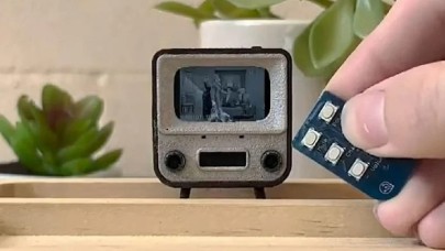Karşınızda dünyanın en küçük TV'si: İzlemek için büyütece ihtiyacınız olacak