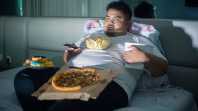 Akşam yemeği hangi saatte yenmeli? Kilo vermek istiyorsanız bu saatten sonra yemek yemeyin!