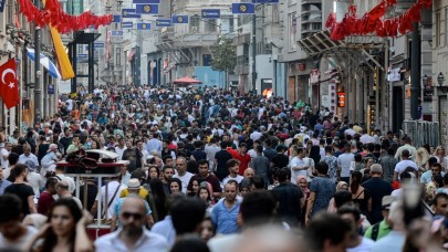Türkiye'nin güncel nüfusu açıklandı: İşte TÜİK raporunun tüm detayları