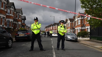 Polis,  yasadışı Premier Lig yayını yapan ve izleyen gruplara baskın düzenliyor!