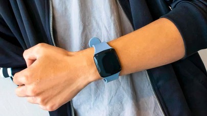 Apple Watch takıyormuş gibi hava atmak isteyenler için saati bile göstermeyen 'Stone Watch'
