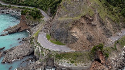 Yeni Zelanda'nın başı felaketten kurtulmuyor! İlk kasırga sonra deprem vurdu